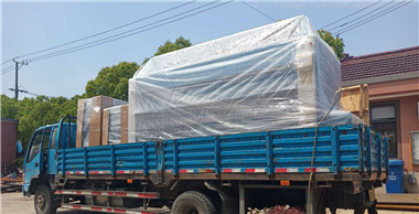 百強洗脫機、折疊機等洗滌設備再次發貨江西