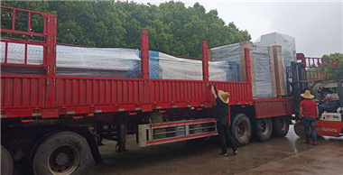 百強洗滌設(shè)備再次發(fā)貨四川成都