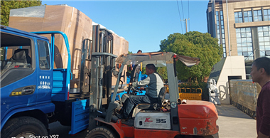 百?gòu)?qiáng)全鋼烘干機(jī)發(fā)往疫苗制造廠(chǎng)